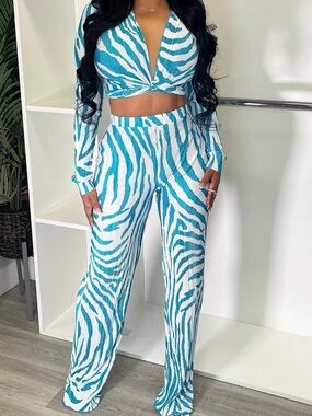 Turquoise & White Zebra-Print Wide-Leg Pants